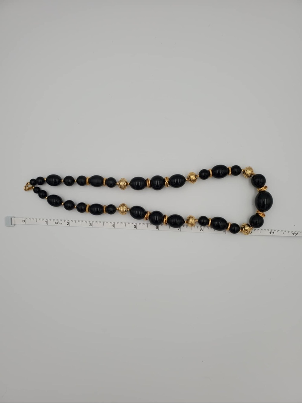 Trifari Branded Black Gold Tone Beaded Vintage Necklace - Picture 4 of 4